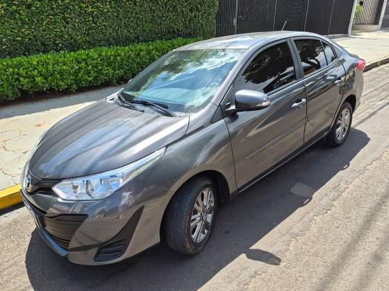 TOYOTA YARIS 1.5 16V FLEX XL PLUS CONNECT MULTIDRIVE TOYOTA YARIS 1.5 16V FLEX XL PLUS CONNECT MULTIDRIVE